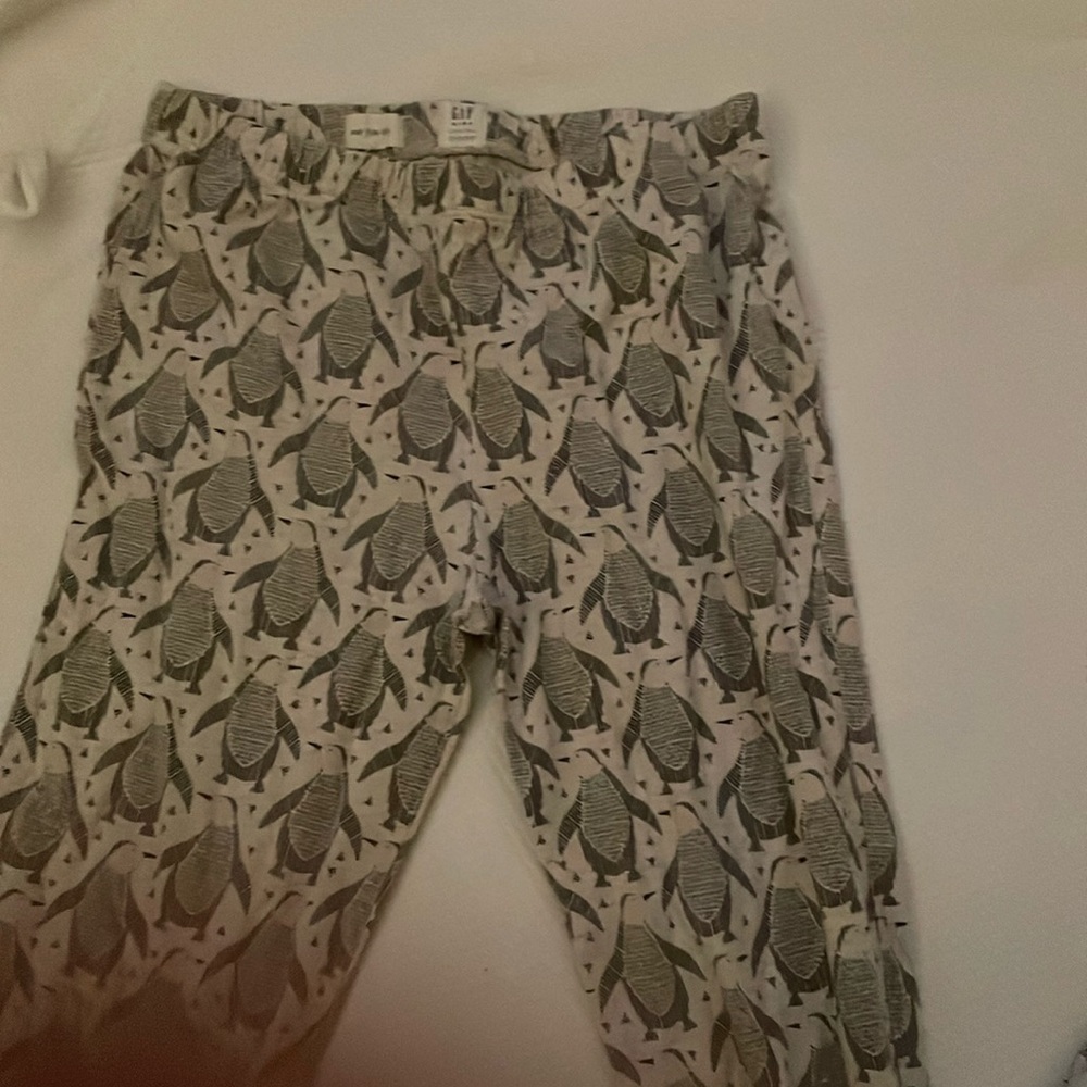 Gap children’s penguin leggings
